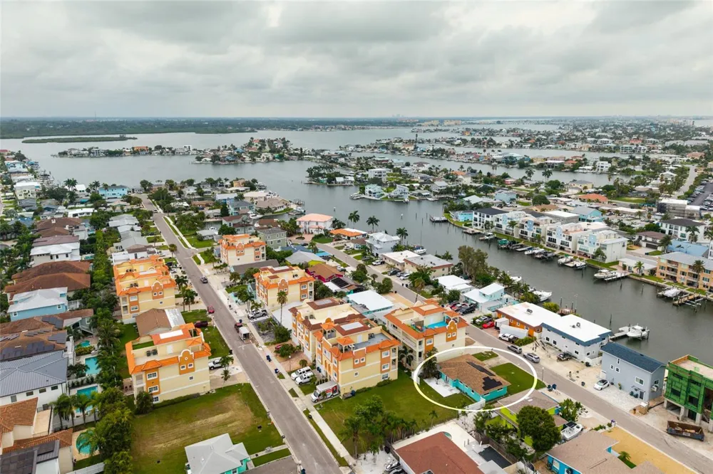 136 175TH TERRACE DRIVE E Redington Shores, FL 33708