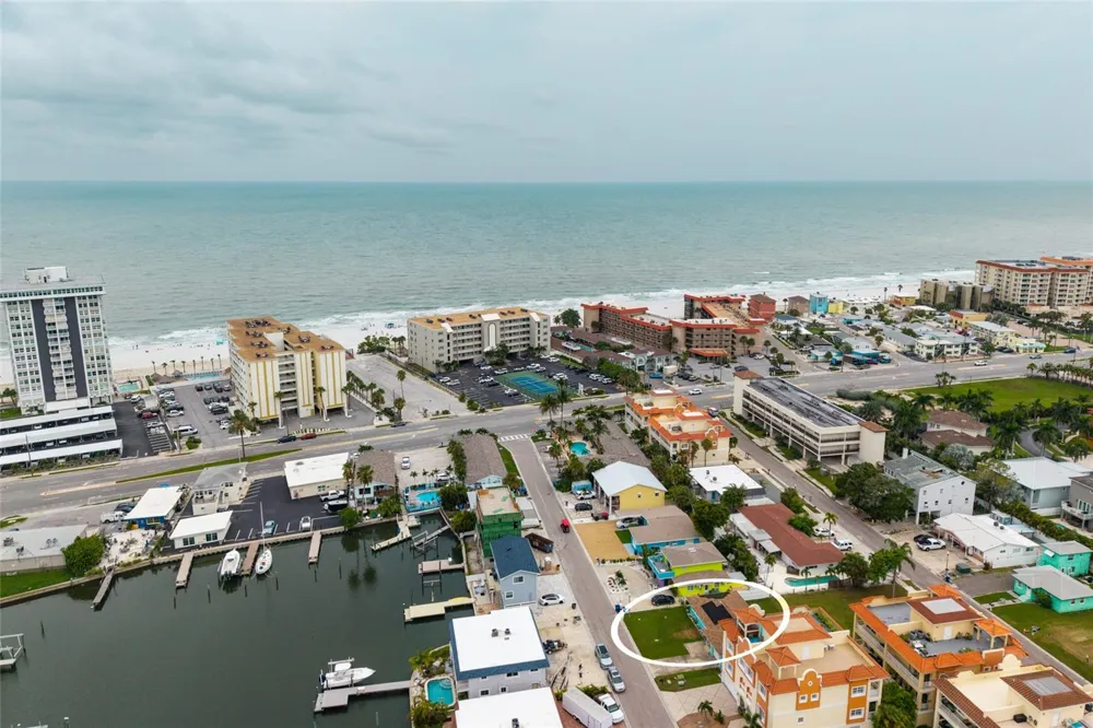 136 175TH TERRACE DRIVE E Redington Shores, FL 33708