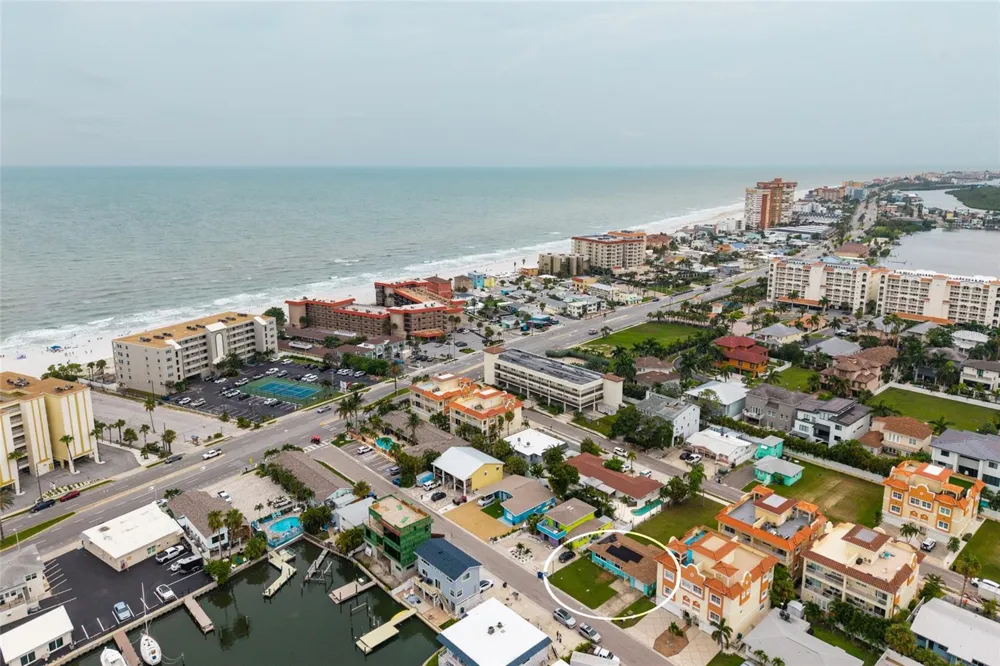 136 175TH TERRACE DRIVE E Redington Shores, FL 33708