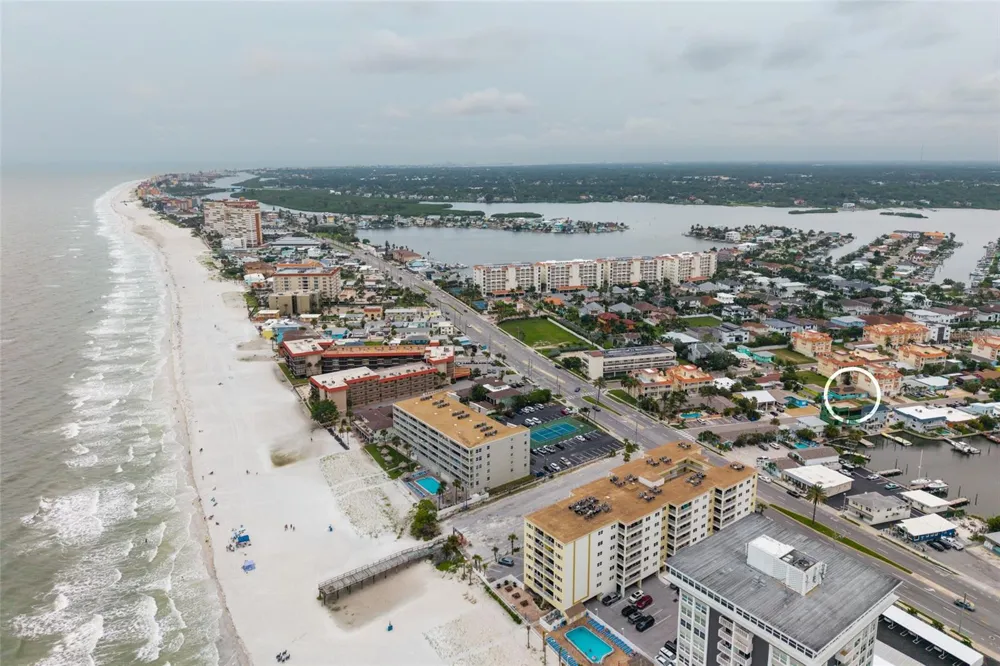 136 175TH TERRACE DRIVE E Redington Shores, FL 33708