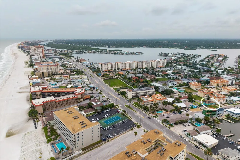 136 175TH TERRACE DRIVE E Redington Shores, FL 33708