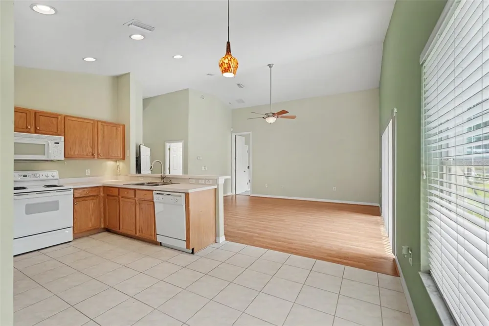 9407 CYPRESS HARBOR DRIVE Gibsonton, FL 33534