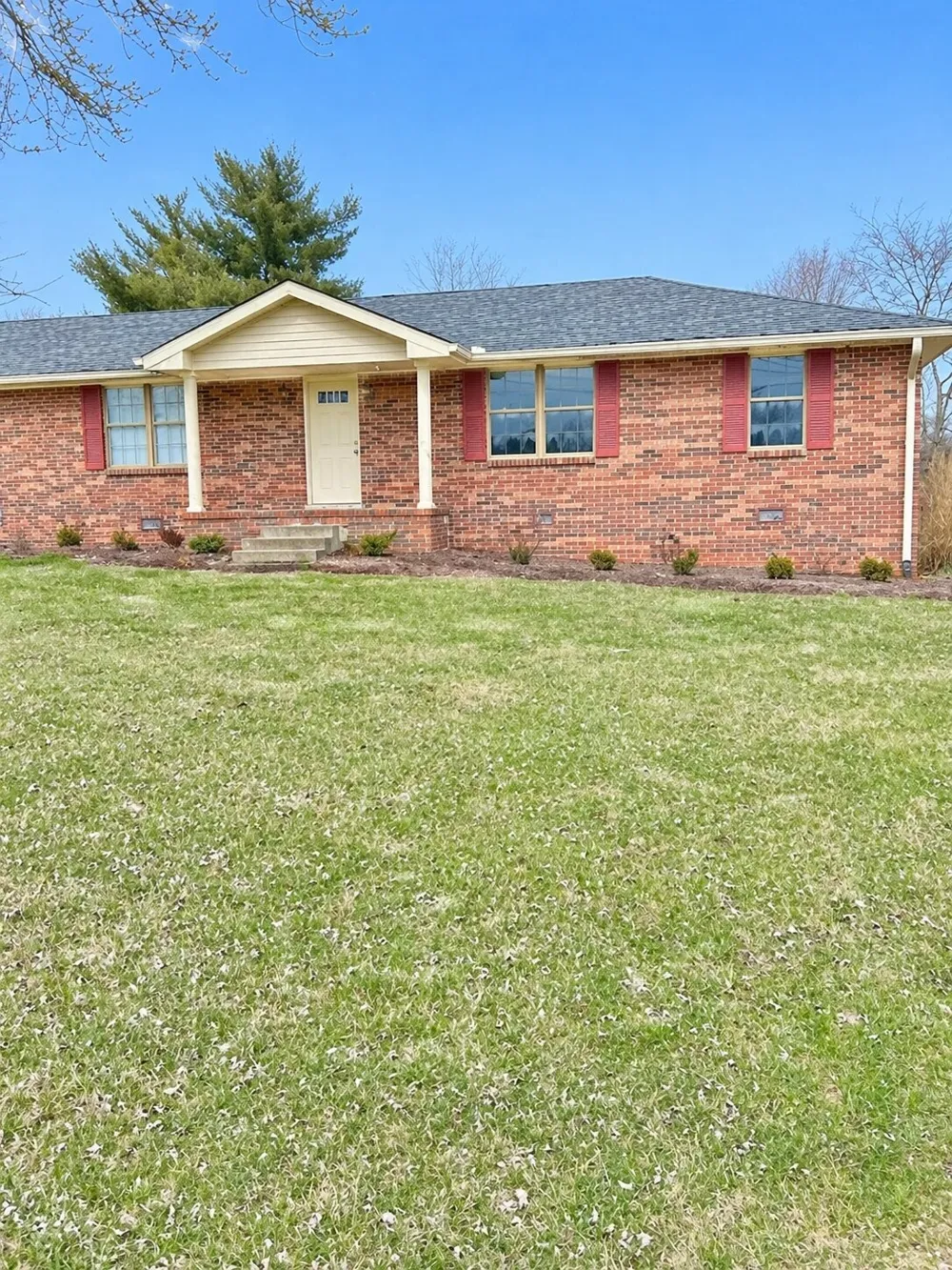 1611 Hartsville Pike Gallatin, TN 37066