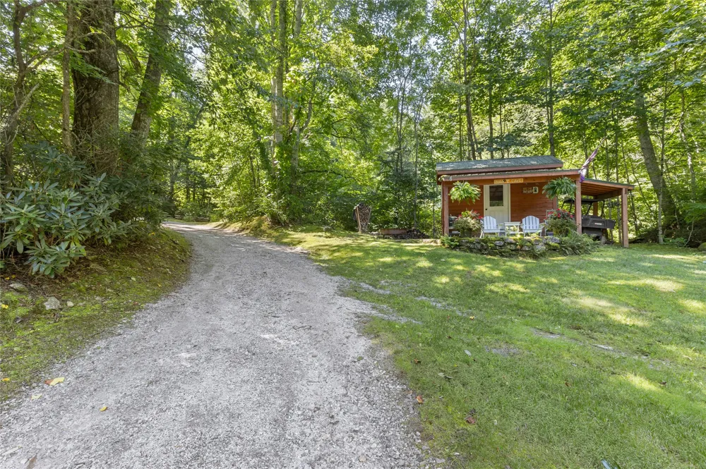 87 Buck Creek Church Road Highlands, NC 28741