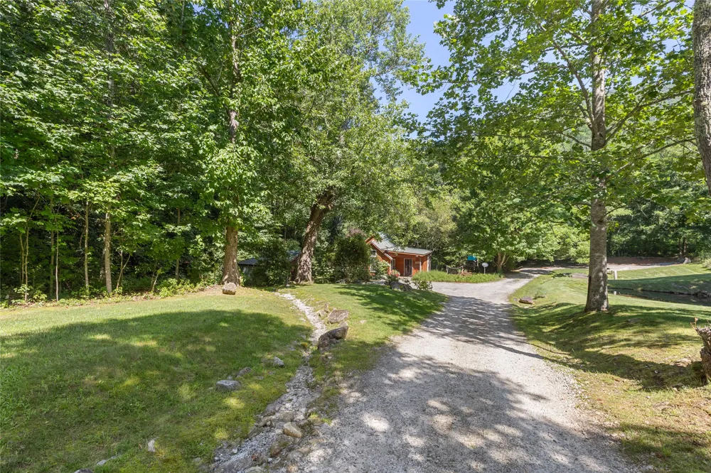 87 Buck Creek Church Road Highlands, NC 28741
