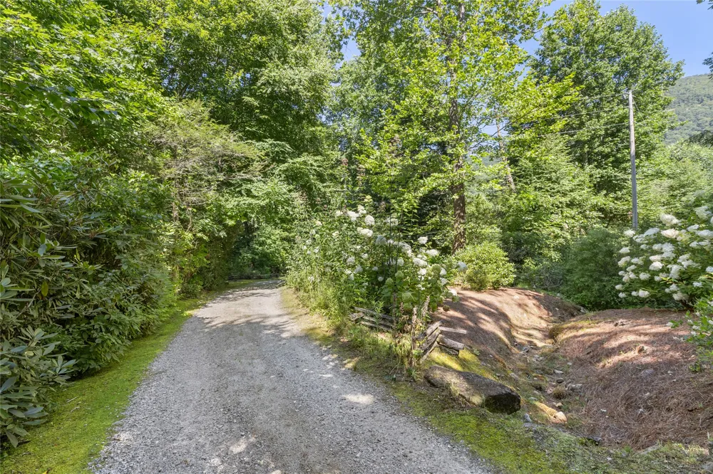 87 Buck Creek Church Road Highlands, NC 28741