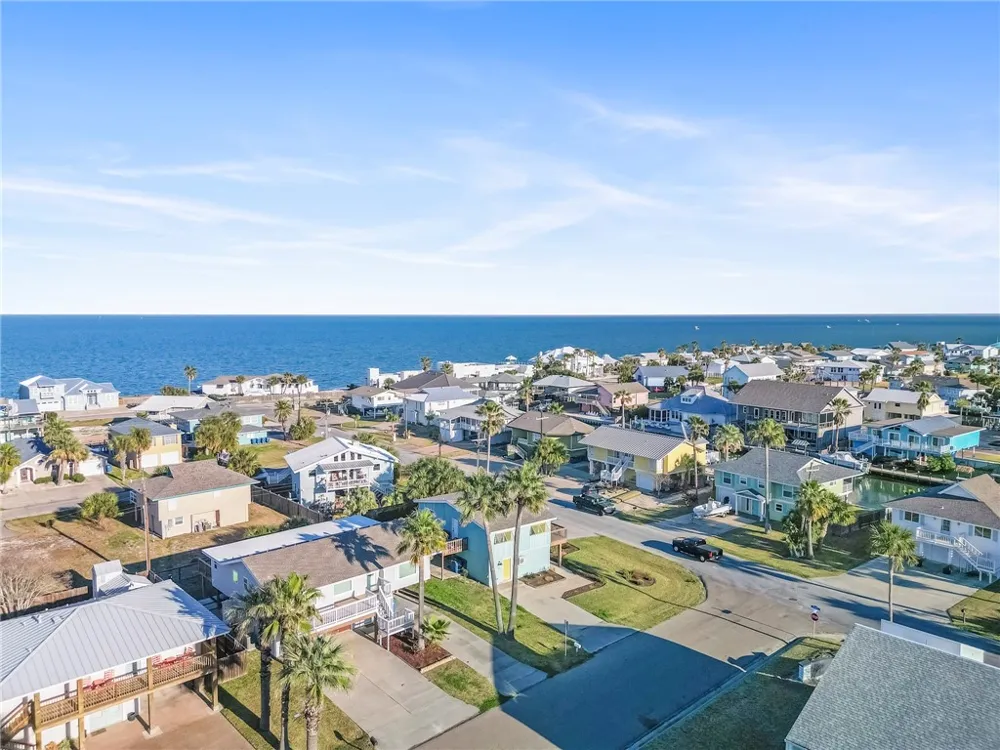 1 Lauderdale Drive Rockport, TX 78382