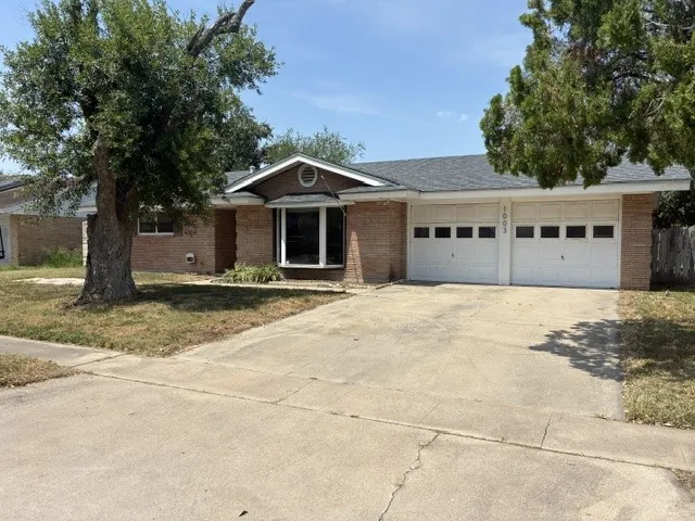 1003 Hall Avenue Kingsville, TX 78363