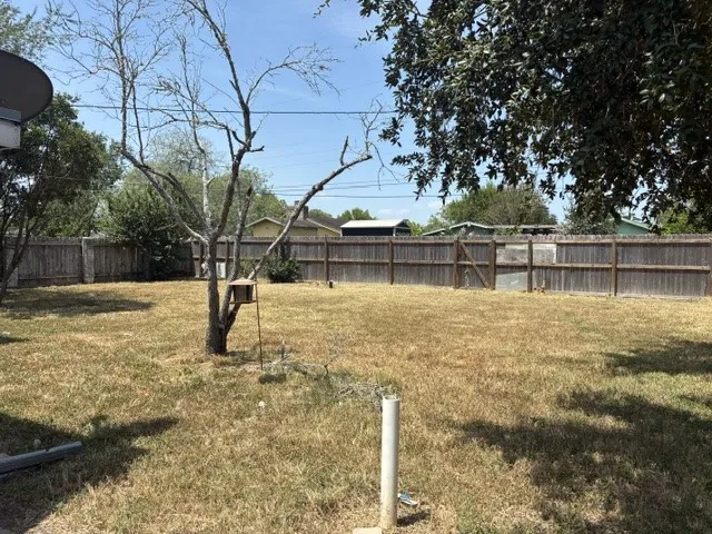 1003 Hall Avenue Kingsville, TX 78363