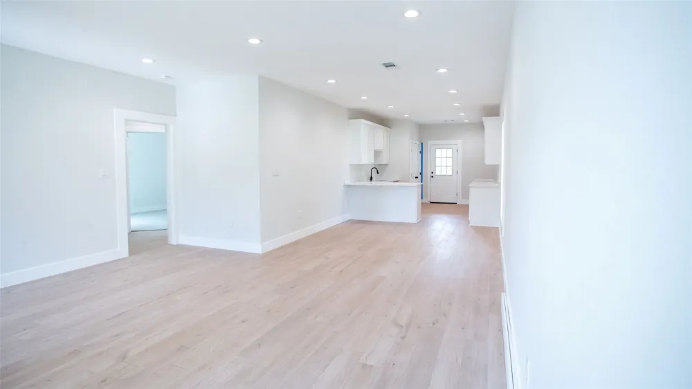 305 W Oak Olney, TX 76374