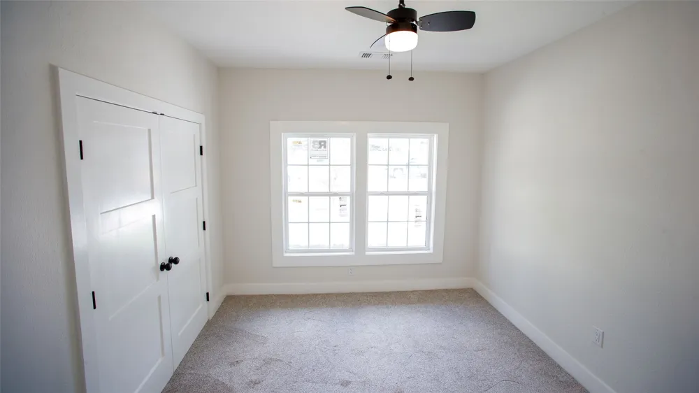 305 W Oak Olney, TX 76374