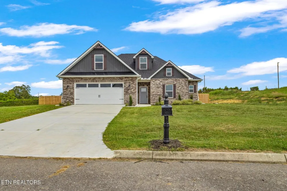 240 Lakeside Meadows Circle Madisonville, TN 37354