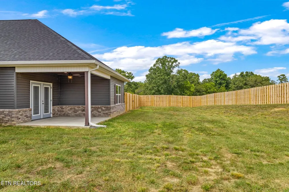 240 Lakeside Meadows Circle Madisonville, TN 37354
