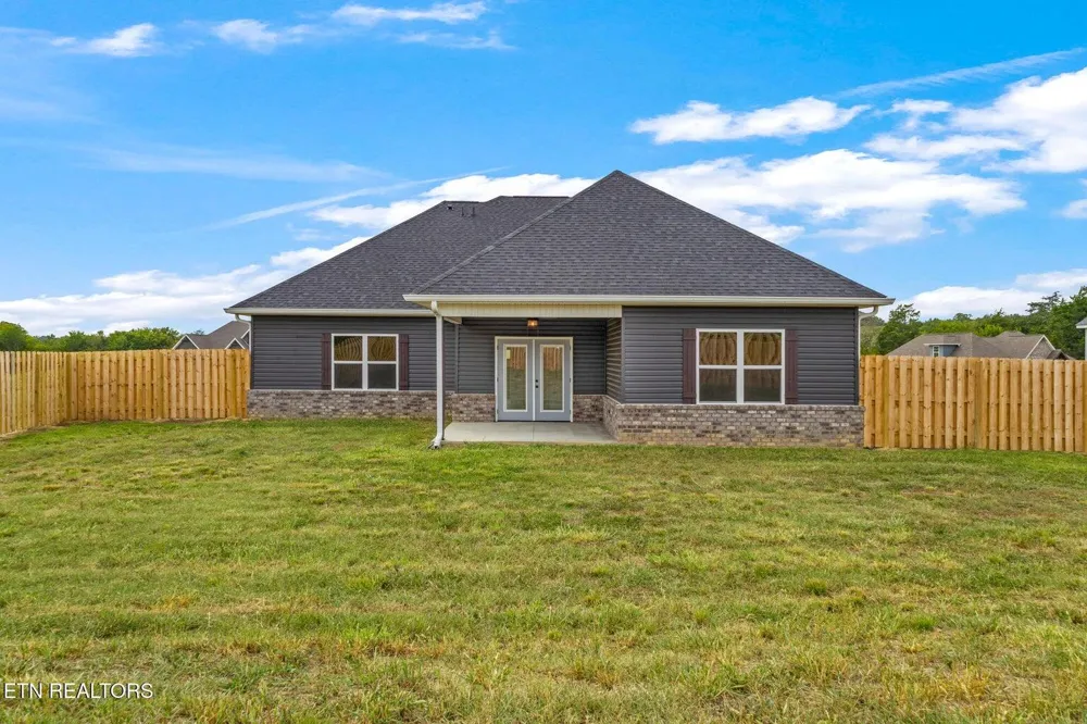 240 Lakeside Meadows Circle Madisonville, TN 37354