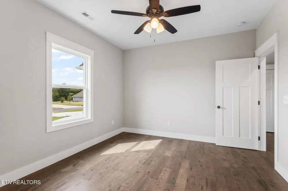 240 Lakeside Meadows Circle Madisonville, TN 37354