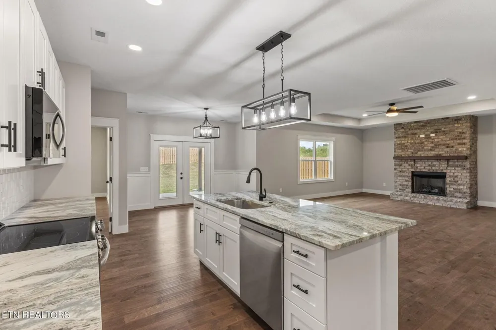240 Lakeside Meadows Circle Madisonville, TN 37354