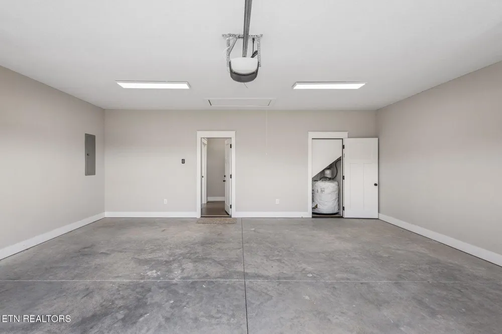 240 Lakeside Meadows Circle Madisonville, TN 37354