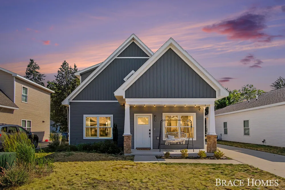 1808 Robinson Street Grand Haven, MI 49417
