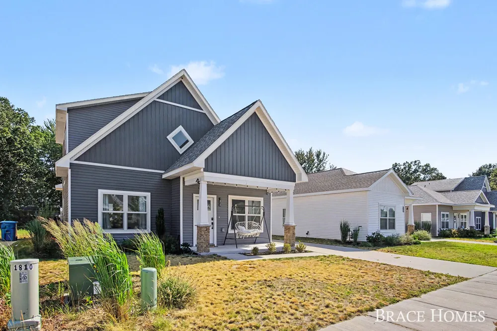 1808 Robinson Street Grand Haven, MI 49417