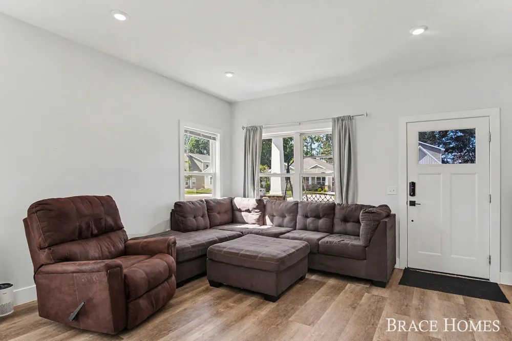 1808 Robinson Street Grand Haven, MI 49417