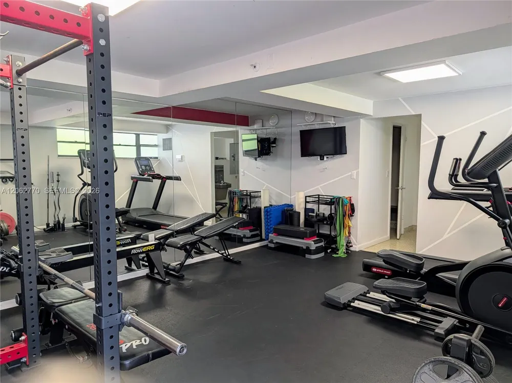 575 Crandon Blvd #706 Key Biscayne, FL 33149