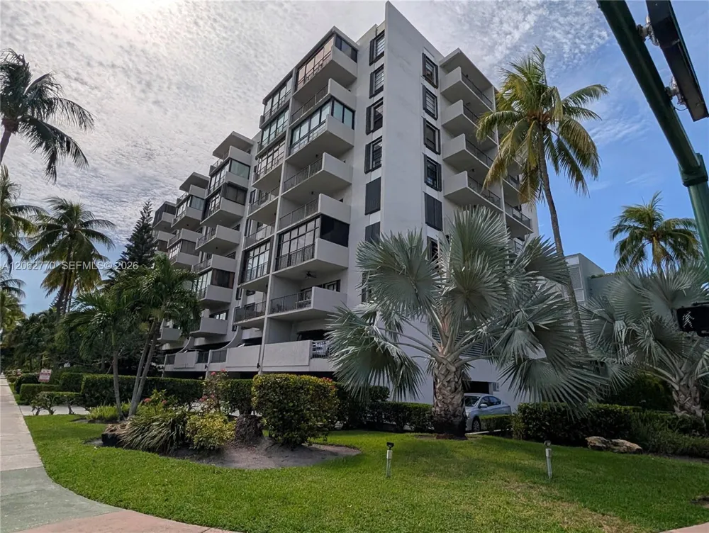 575 Crandon Blvd #706 Key Biscayne, FL 33149