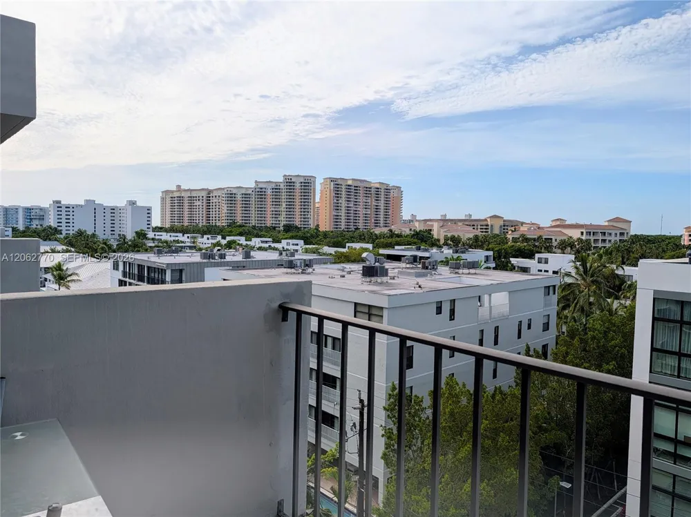 575 Crandon Blvd #706 Key Biscayne, FL 33149