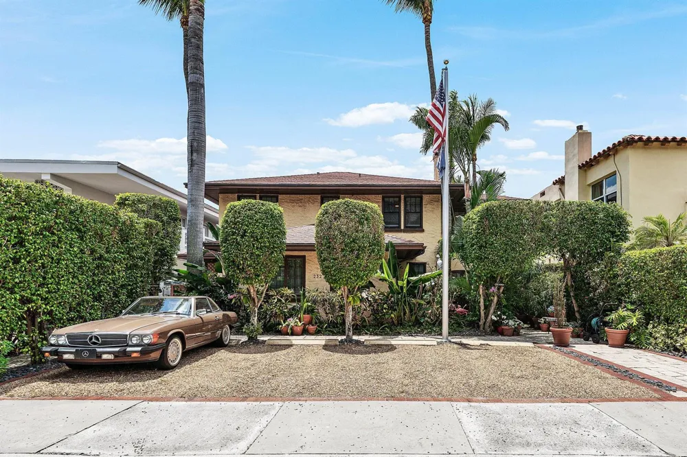 232 Australian Avenue #3 Palm Beach, FL 33480