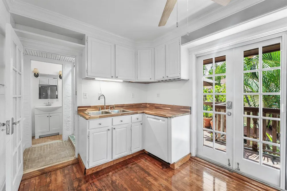 232 Australian Avenue #3 Palm Beach, FL 33480