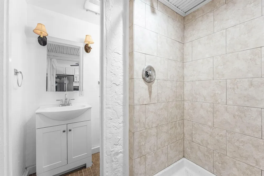 232 Australian Avenue #3 Palm Beach, FL 33480