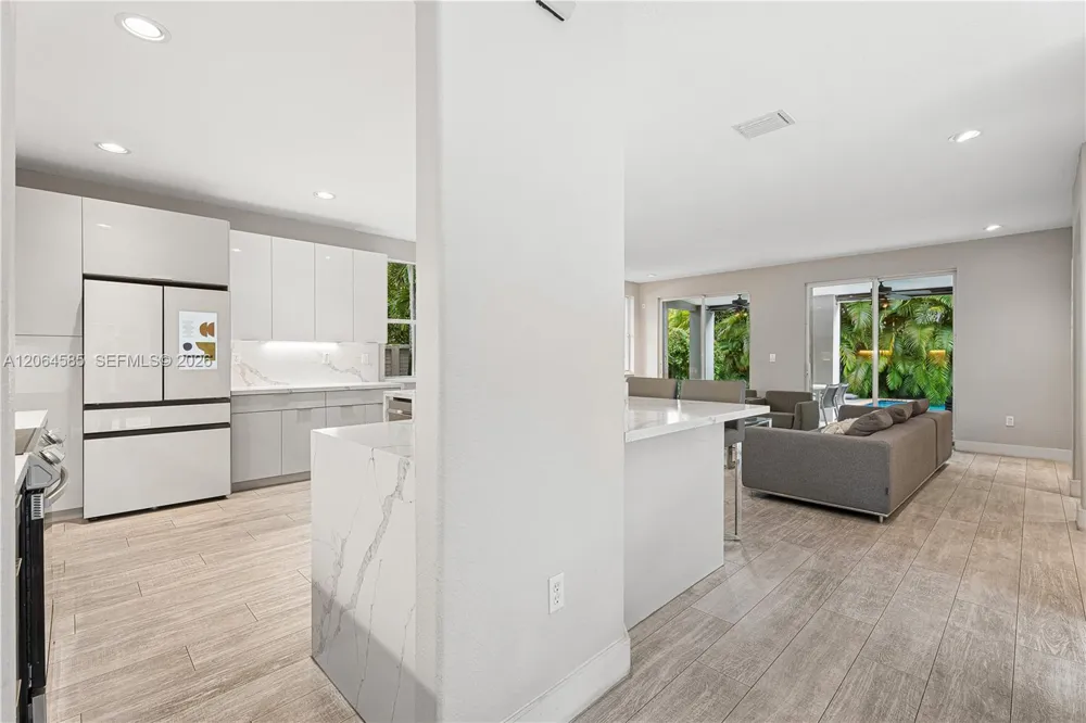 14900 SW 10th St Miami, FL 33194