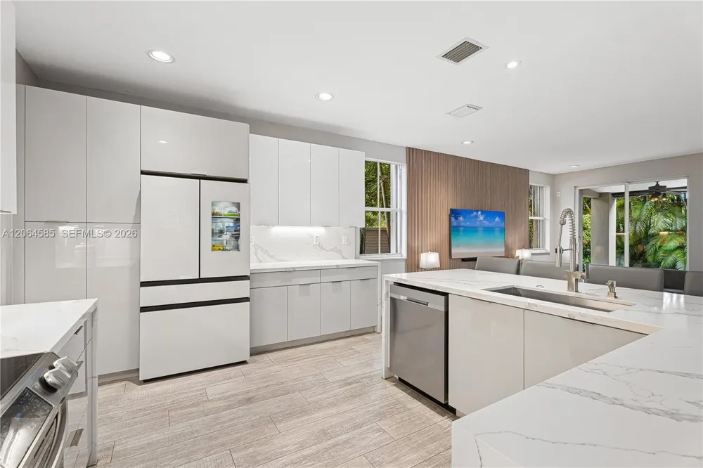14900 SW 10th St Miami, FL 33194