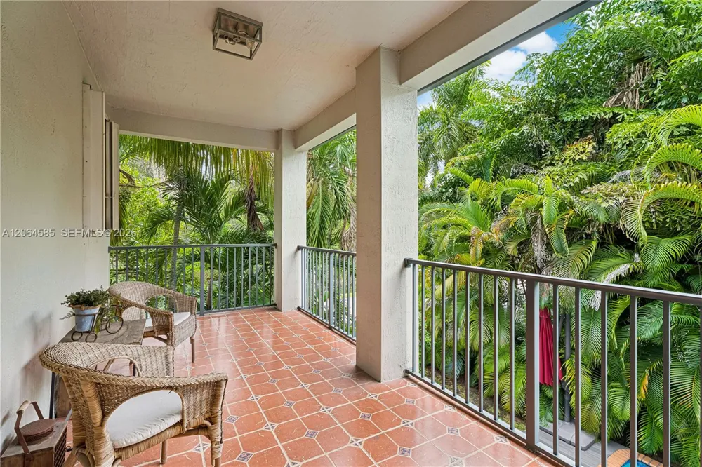 14900 SW 10th St Miami, FL 33194