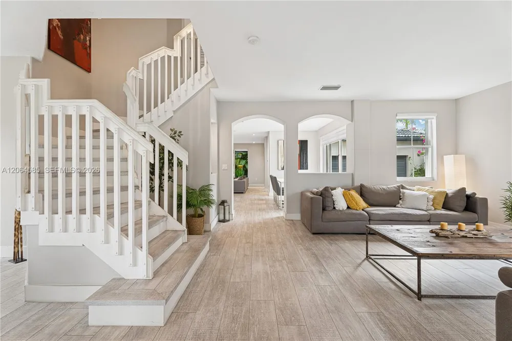 14900 SW 10th St Miami, FL 33194