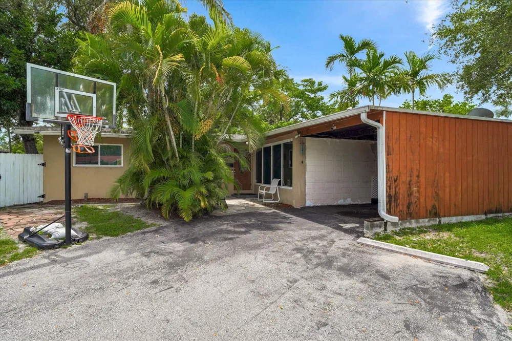 308 NW 27TH STREET Wilton Manors, FL 33311