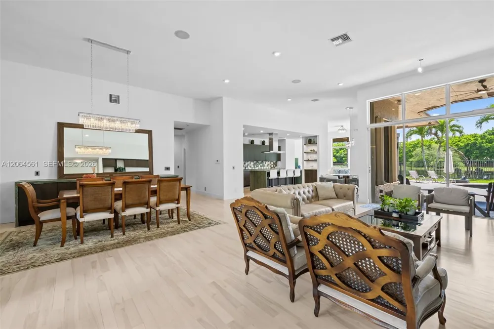 2498 Eagle Run Dr Weston, FL 33327