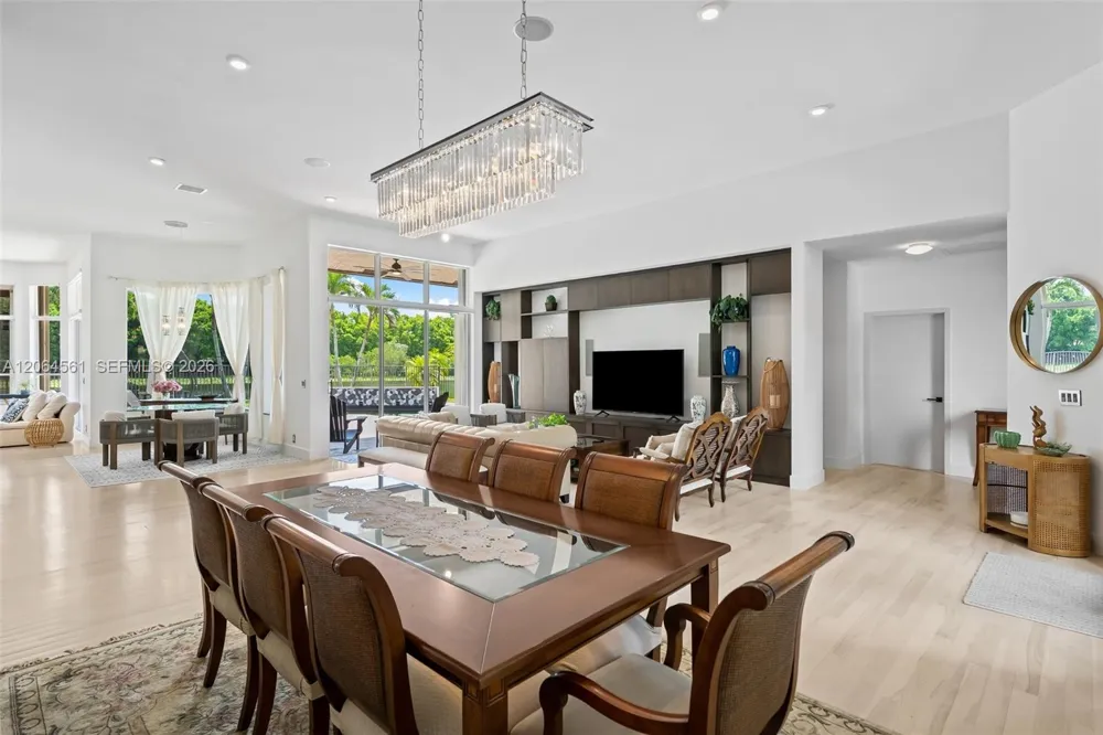 2498 Eagle Run Dr Weston, FL 33327