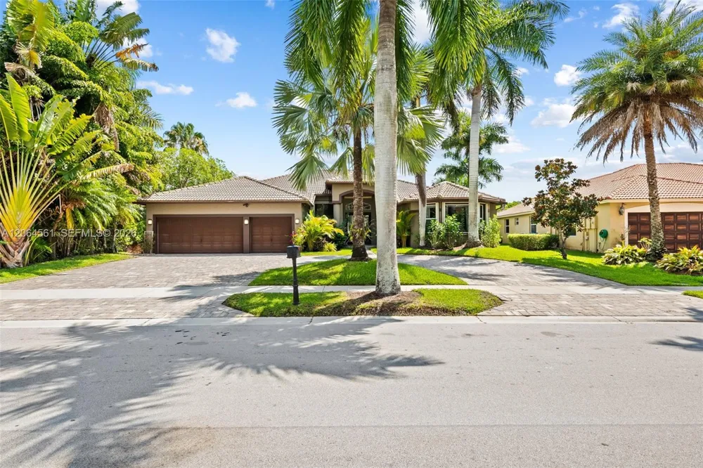 2498 Eagle Run Dr Weston, FL 33327