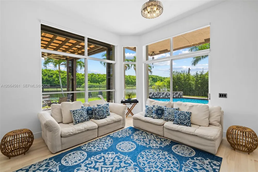 2498 Eagle Run Dr Weston, FL 33327