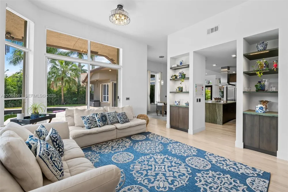 2498 Eagle Run Dr Weston, FL 33327