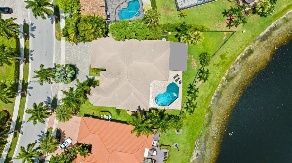 2498 Eagle Run Dr Weston, FL 33327