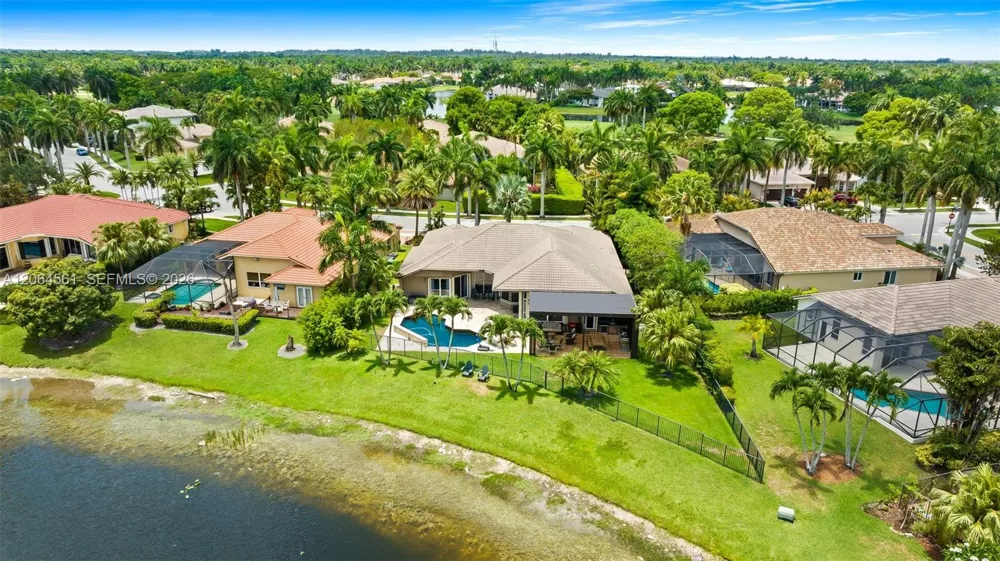 2498 Eagle Run Dr Weston, FL 33327