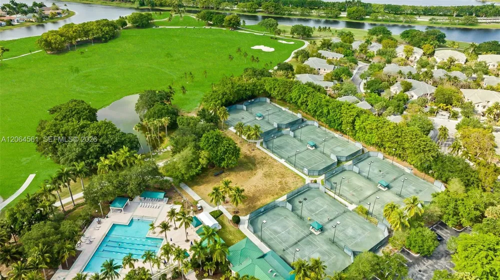 2498 Eagle Run Dr Weston, FL 33327
