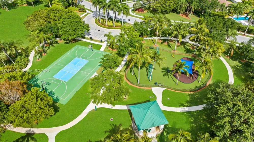 2498 Eagle Run Dr Weston, FL 33327
