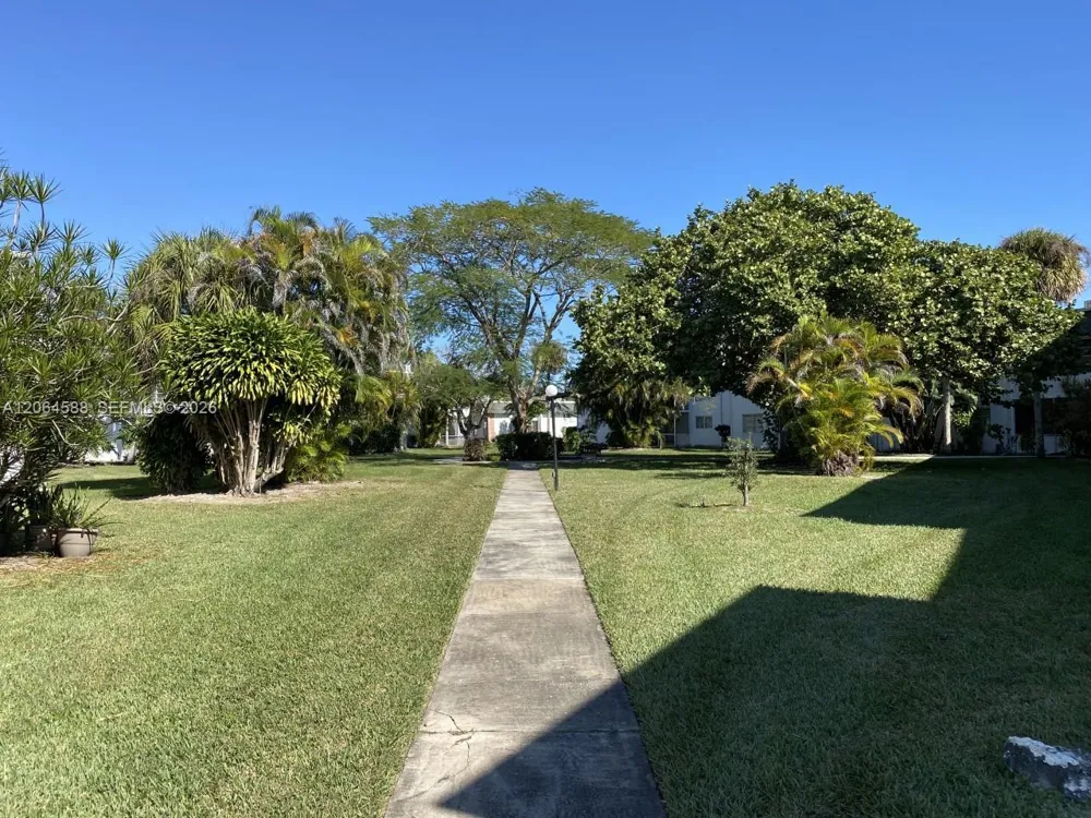 6505 Winfield Blvd #B-19 Margate, FL 33063