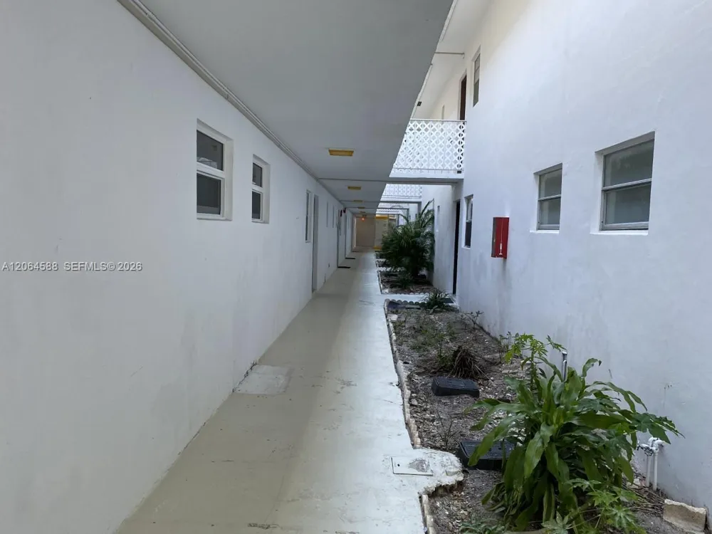 6505 Winfield Blvd #B-19 Margate, FL 33063