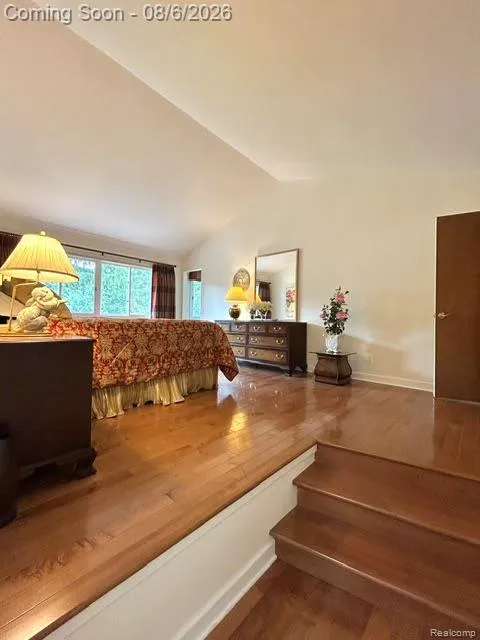 2123 McIntosh Drive Troy City, MI 48098