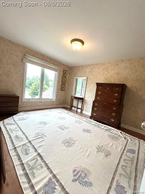2123 McIntosh Drive Troy City, MI 48098