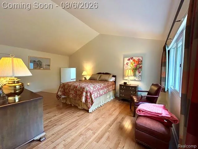 2123 McIntosh Drive Troy City, MI 48098