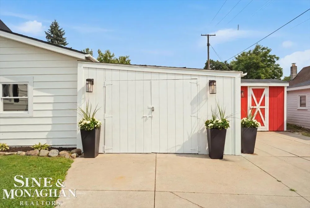 1015 Cass Street St Clair City, MI 48079